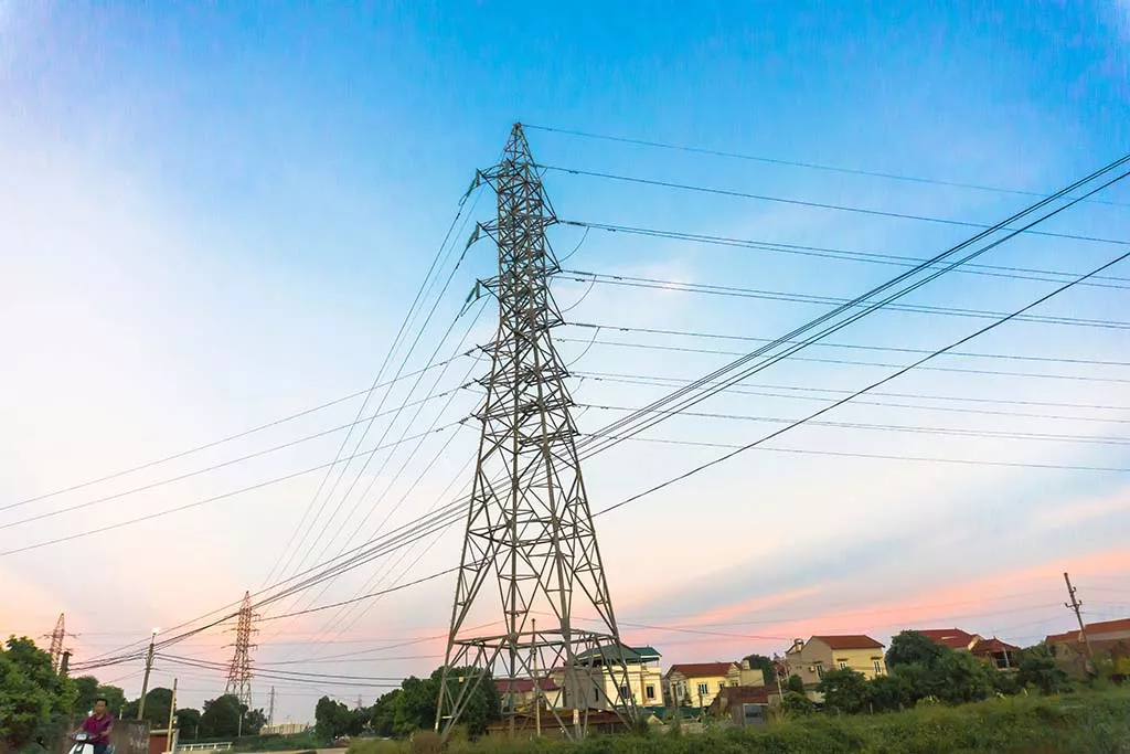 grid-connection-transmissionlines-trafo-leohoho-unsplash